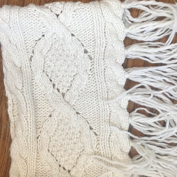 ⛄️Splendid Infinity scarf in white ❄️ - Picture 2 of 4